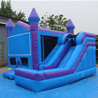 14 ans plus tard, des filles gonflables portables sautant du château avec mon petit cheval.