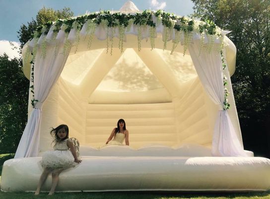 Fête de mariage Château gonflable en sautant Château de mer