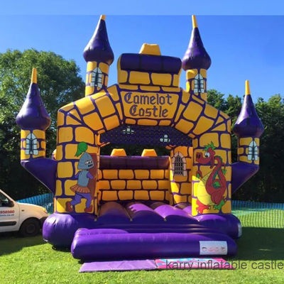 Camelot Bouncy Castle est un château gonflable personnalisé pour le divertissement