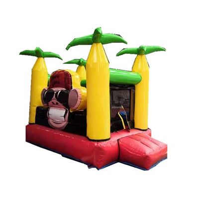 Un gardien gonflable avec des accessoires et un design mini-singe