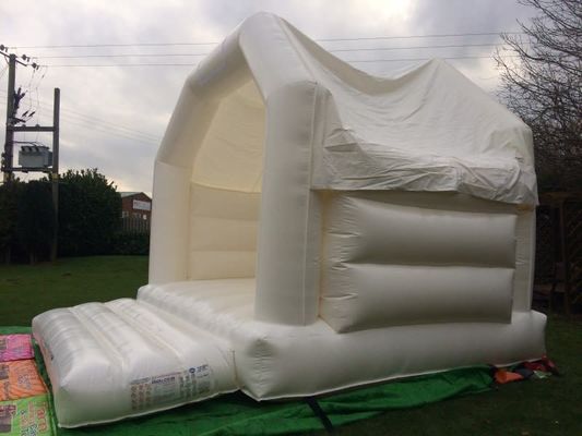 14 ans et plus Groupe d'âge personnalisé Château gonflable coloré pour mariage et fête en plein air
