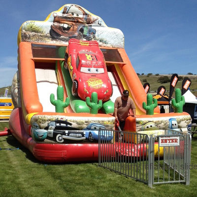 Personnalisez le personnage à double diapositive Monster Truck Château gonflable pour enfants