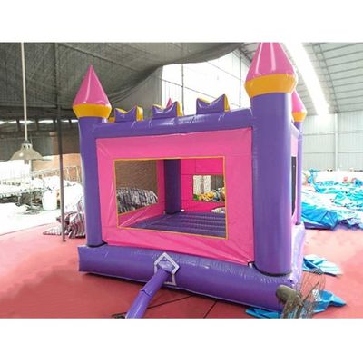 Château gonflable rose pour le saut en salle pour les enfants