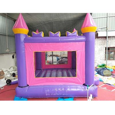 Château gonflable rose pour le saut en salle pour les enfants