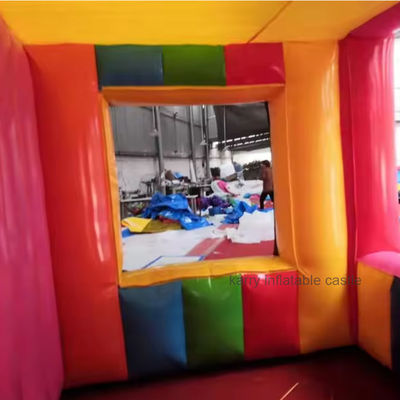 Une fête incontournable, location commerciale, concession pour les enfants, avec château gonflable.