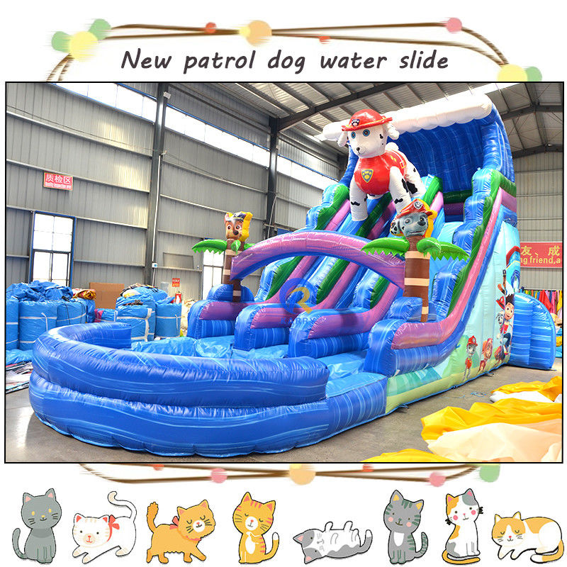 Amusez les enfants avec des patrouilles de pattes 3D, des toboggans gonflables et une piscine à double voie