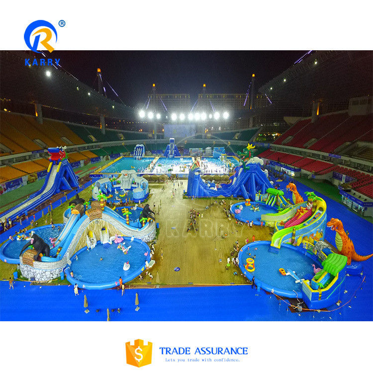 Parcs aquatiques gonflables amusants pour enfants et adultes 5-10 passagers