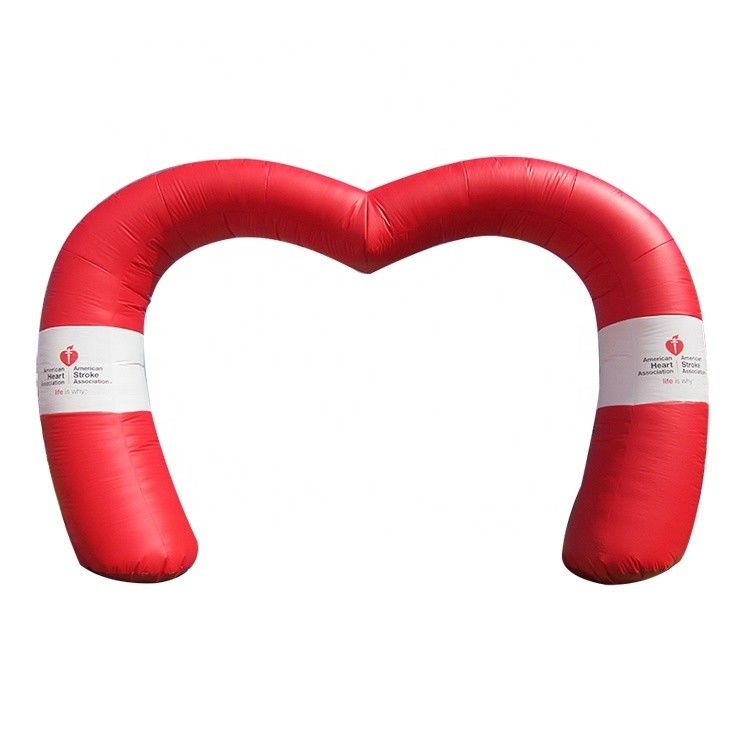 Arche gonflable en forme de cœur personnalisée pour la décoration d'événements Se démarquer de la foule