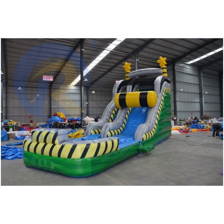 Accessoires standard CE Glissière toxique gonflable carrée avec glissière pour animaux de la piscine et de la jungle