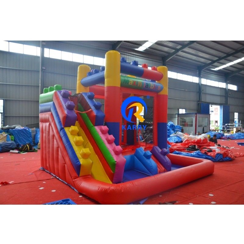 Château gonflable à rebond avec glissement 13 x 12 x 14,5 pieds