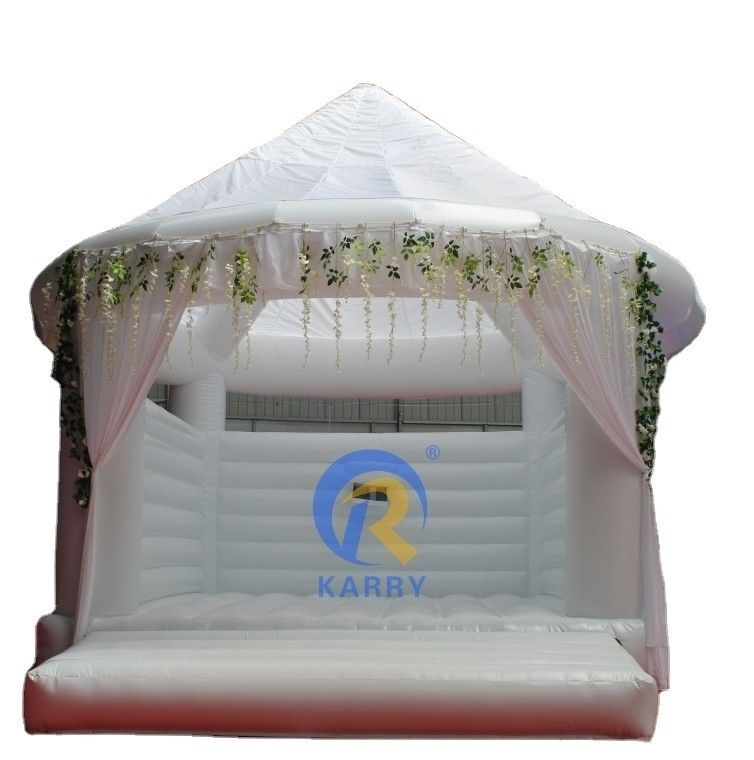 Lit gonflable de mariage blanc personnalisé 4*4m pour saut de fête pour adultes