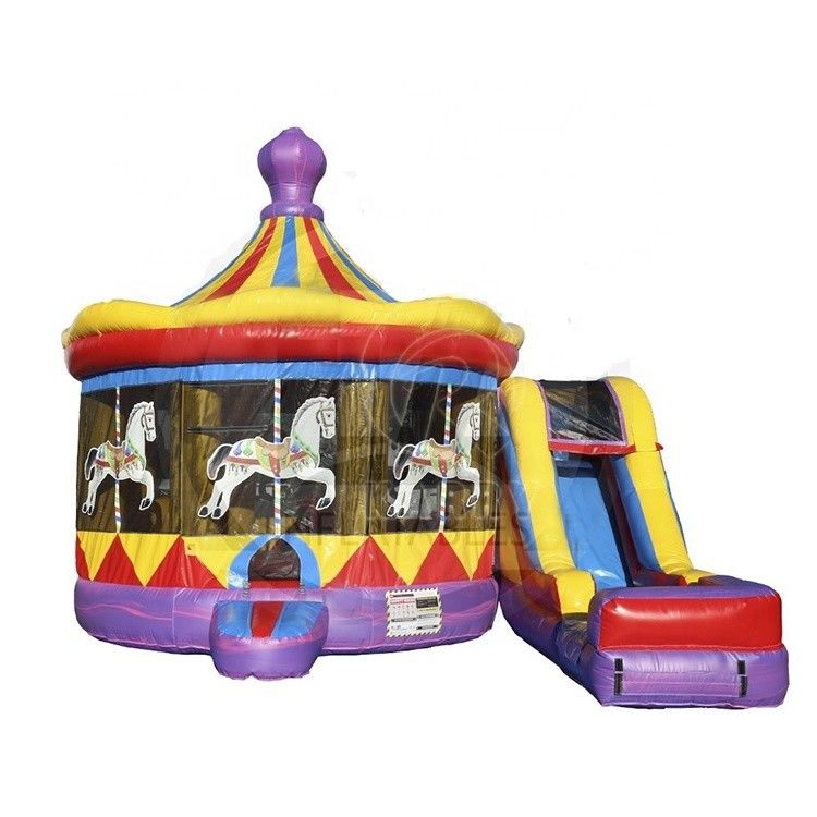 Caractéristiques PORTABLE Carousel géant château rebondissant combo diapositive avec couleur personnalisée